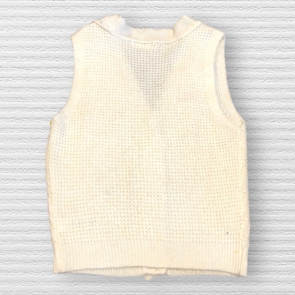 Jolie & Joy | Cable Knit | Sweater Vest - Picture 5 of 6